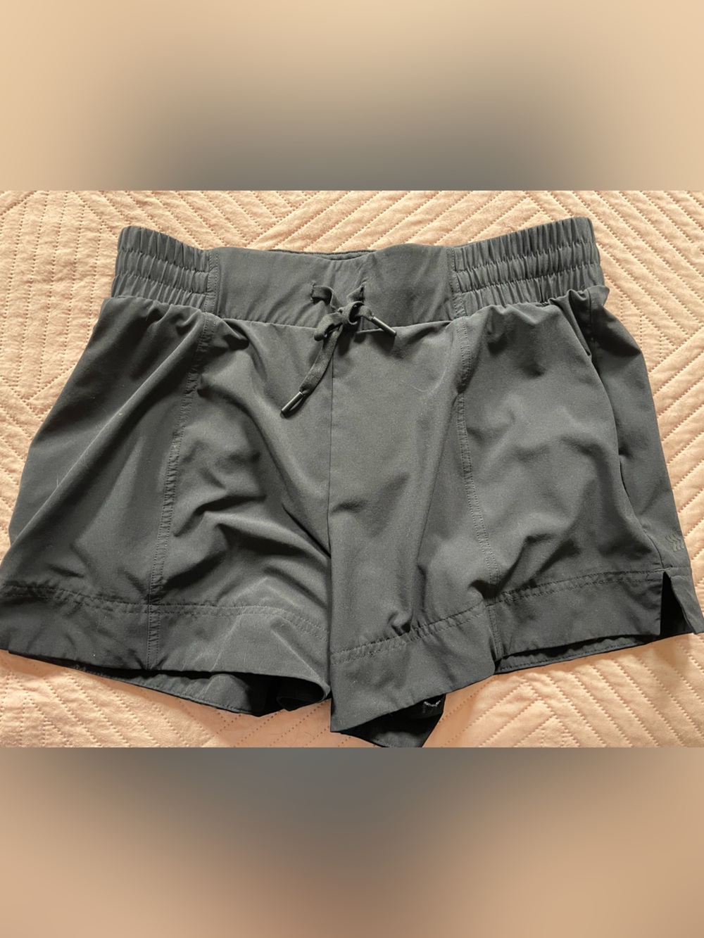All in Motion 4 inch shorts